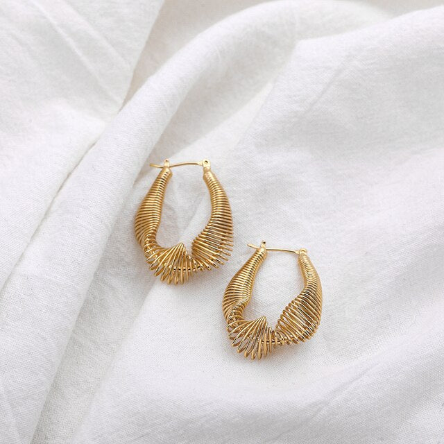 Mezze Twist Hoops