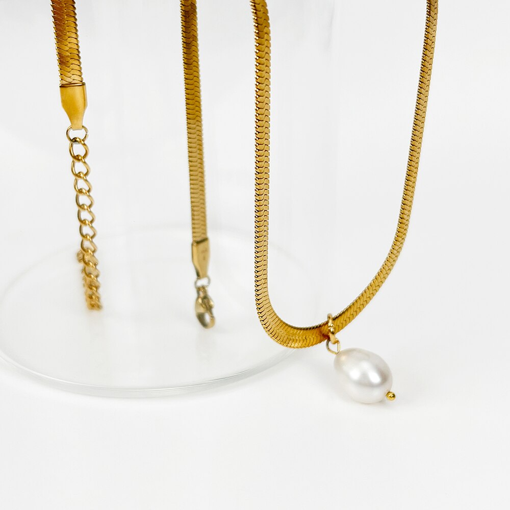 Pearla Herringbone Chain Necklace