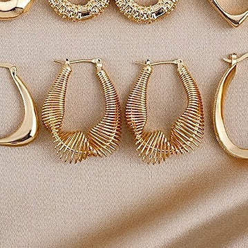 Mezze Twist Hoops