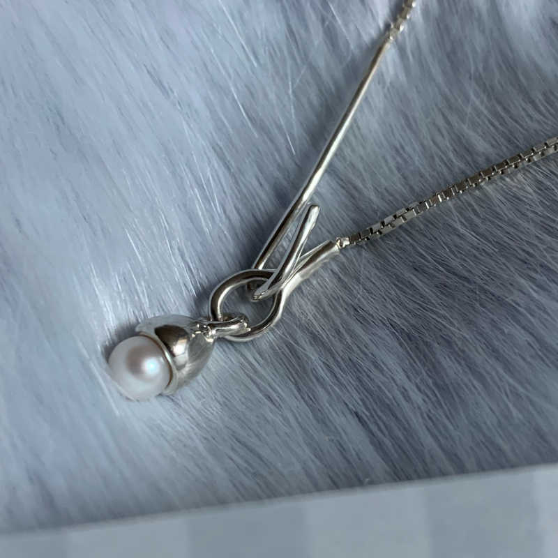 Mini Pearl Pendant Necklace